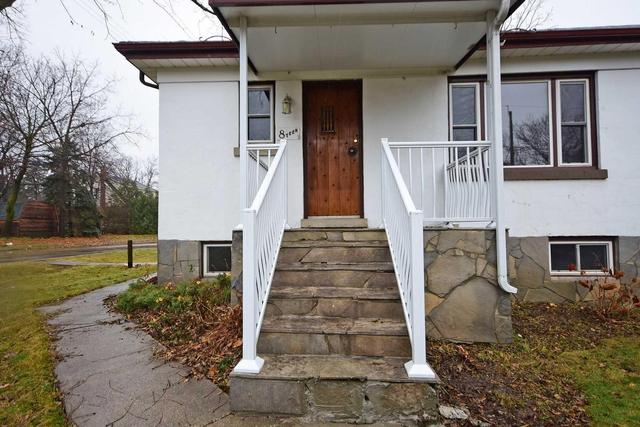 18 English St, House detached with 3 bedrooms, 3 bathrooms and 2 parking in Brampton ON | Image 1