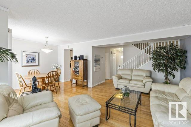 17447 92 Av Nw, House attached with 3 bedrooms, 1 bathrooms and null parking in Edmonton AB | Image 5