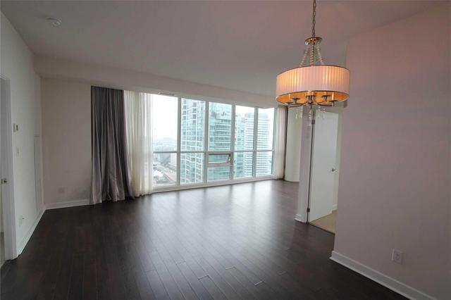 2808 - 33 Bay St, Condo with 2 bedrooms, 2 bathrooms and 1 parking in Toronto ON | Image 3
