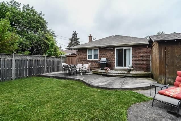 88 Wellington Ave W, House detached with 3 bedrooms, 2 bathrooms and 4 parking in Oshawa ON | Image 2