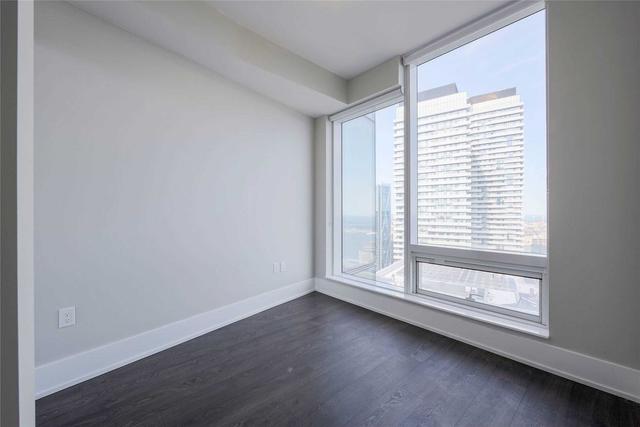 5705 - 10 York St, Condo with 2 bedrooms, 2 bathrooms and 1 parking in Toronto ON | Image 6