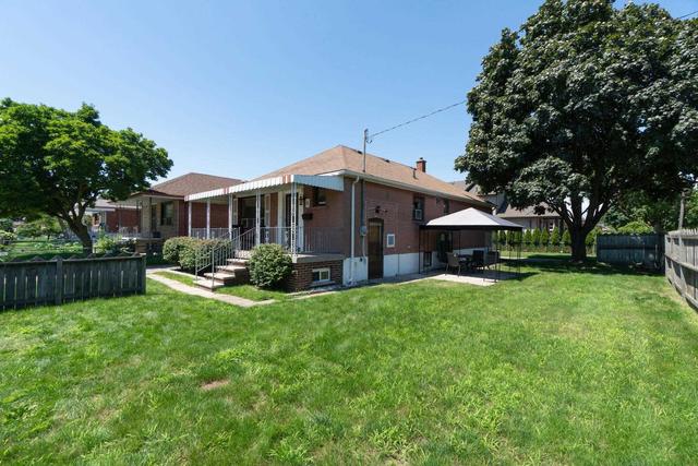 8 Rosewood Ave, House detached with 2 bedrooms, 2 bathrooms and 5 parking in Toronto ON | Image 1