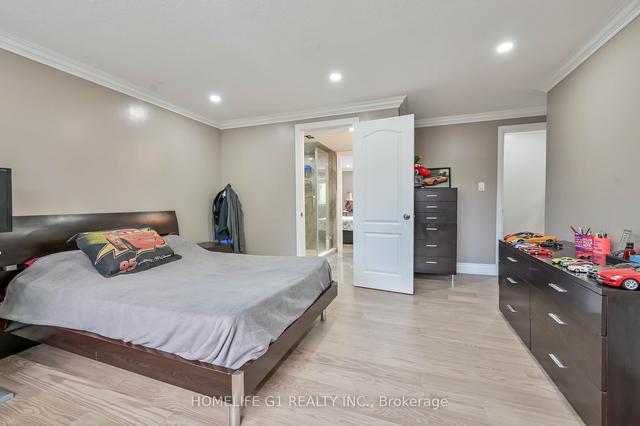 10 Doughlas Pl, House detached with 5 bedrooms, 6 bathrooms and 4 parking in Hamilton ON | Image 25