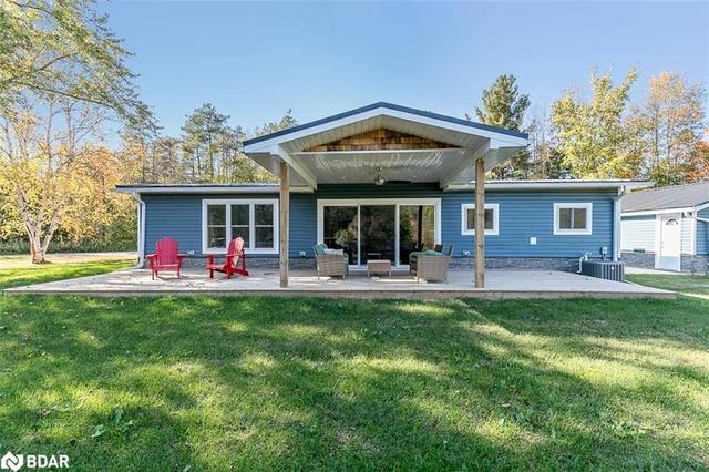 3993 Hwy 12, Home with 3 bedrooms, 3 bathrooms and 20 parking in Ramara ON | Image 33