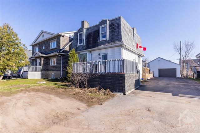 154 Donald Street, House detached with 2 bedrooms, 2 bathrooms and 6 parking in Ottawa ON | Image 1