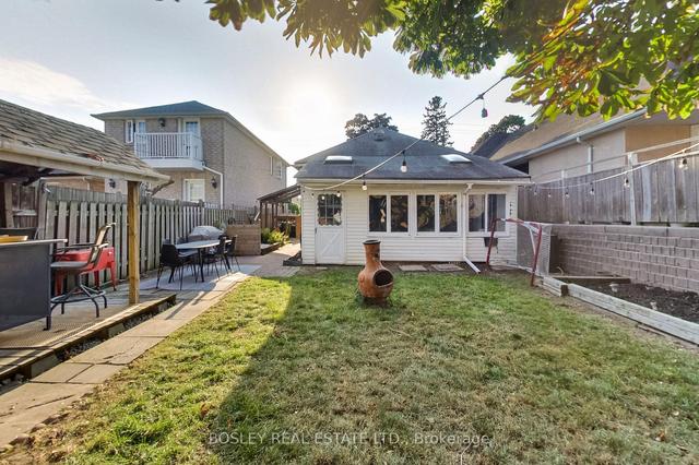 93 Bicknell Ave, House detached with 2 bedrooms, 2 bathrooms and 3 parking in Toronto ON | Image 20