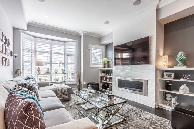 2137 Lillykin St, House attached with 3 bedrooms, 3 bathrooms and 2 parking in Oakville ON | Image 7