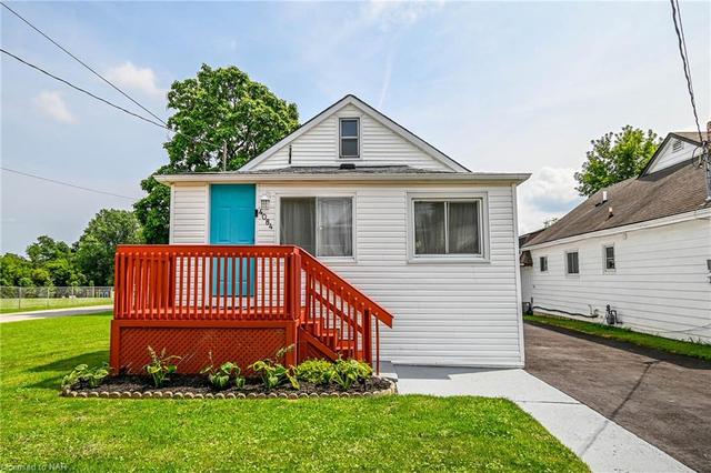 4084 Martin Avenue, House detached with 2 bedrooms, 1 bathrooms and null parking in Niagara Falls ON | Image 12