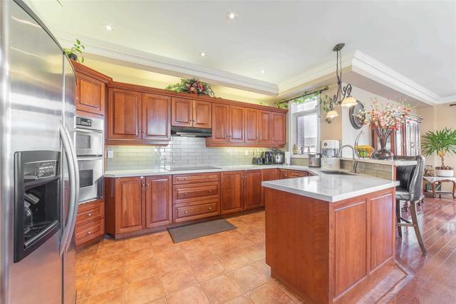 504 Lumberton Cres, House attached with 3 bedrooms, 5 bathrooms and 4 parking in Mississauga ON | Image 9