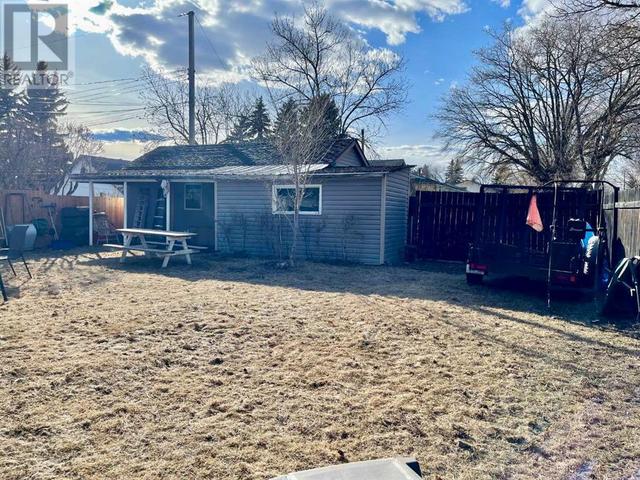 822 10 Street, House detached with 3 bedrooms, 1 bathrooms and 3 parking in Wainwright AB | Image 36