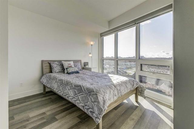 Lph 19 - 35 Brian Peck Cres, Condo with 2 bedrooms, 2 bathrooms and 1 parking in Toronto ON | Image 15
