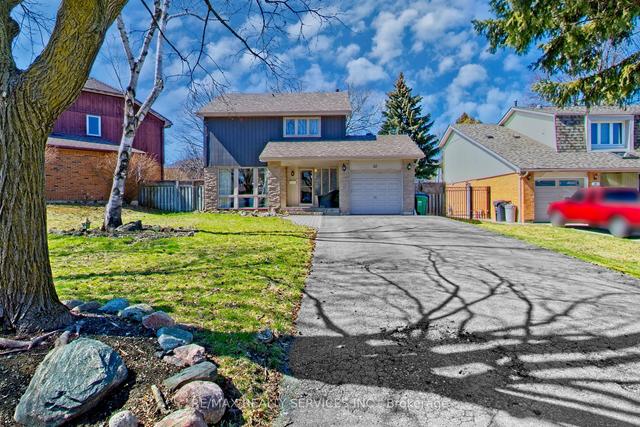 22 Longbourne Cres, House detached with 3 bedrooms, 2 bathrooms and 7 parking in Brampton ON | Image 1
