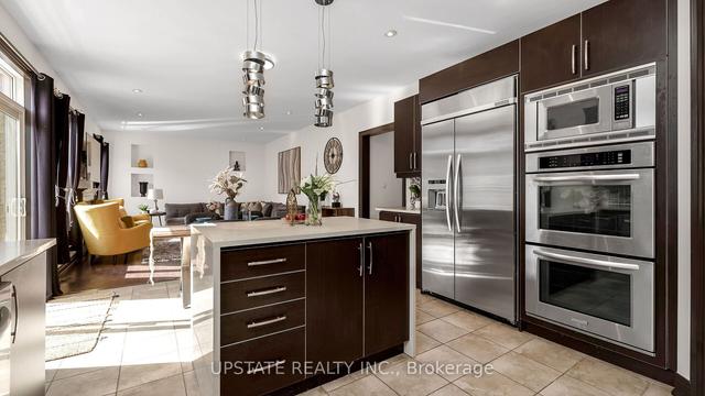 10 Pine Island Way, House detached with 4 bedrooms, 6 bathrooms and 6 parking in Brampton ON | Image 7