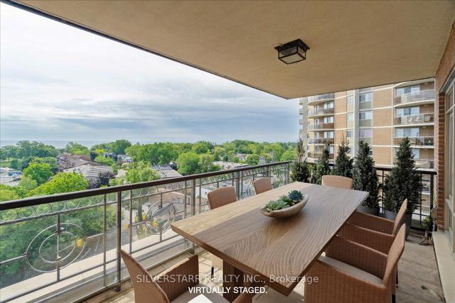 1002 - 111 Forsythe St, Condo with 2 bedrooms, 3 bathrooms and 2 parking in Oakville ON | Image 8