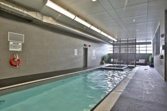 3715 - 21 Iceboat Terr, Condo with 1 bedrooms, 1 bathrooms and 1 parking in Toronto ON | Image 2