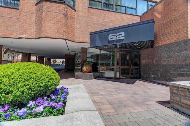 606 - 62 Wellesley St W, Condo with 3 bedrooms, 2 bathrooms and 1 parking in Toronto ON | Image 1