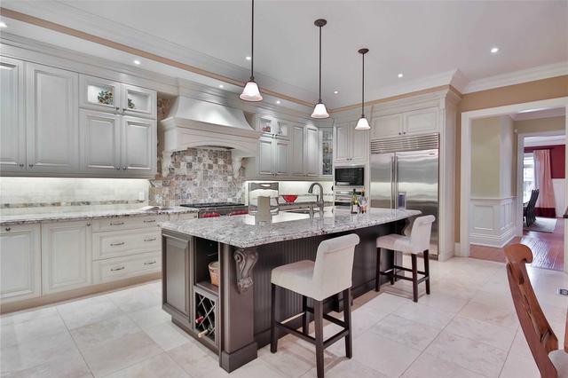 17 Frank Crt, House detached with 6 bedrooms, 8 bathrooms and 12 parking in Richmond Hill ON | Image 39