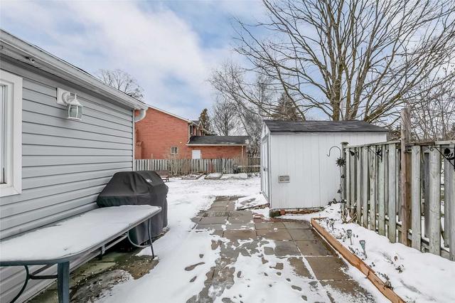 18 Bradford St, House detached with 3 bedrooms, 1 bathrooms and 2 parking in East Gwillimbury ON | Image 11