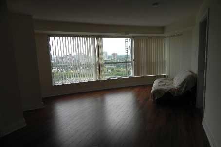 1523 - 135 Village Green Sq, Condo with 2 bedrooms, 2 bathrooms and 1 parking in Toronto ON | Image 1