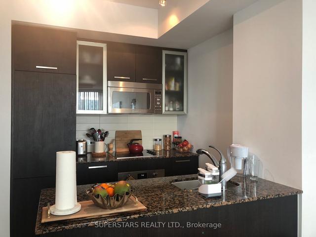 603 - 12 York St, Condo with 1 bedrooms, 1 bathrooms and 0 parking in Toronto ON | Image 9