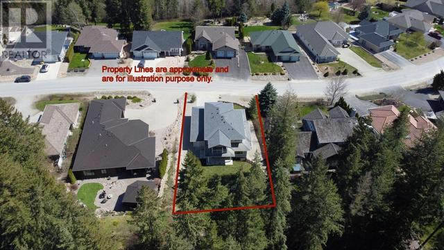 2748 Golf Course Drive, House detached with 3 bedrooms, 3 bathrooms and 7 parking in Columbia Shuswap C BC | Image 63