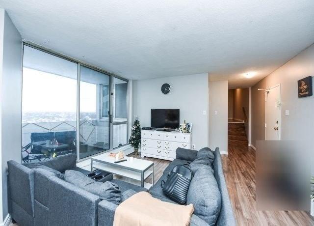 1705 - 530 Lolita Gdns, Condo with 3 bedrooms, 1 bathrooms and 1 parking in Mississauga ON | Image 17