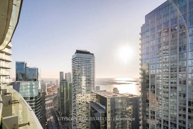 5602 - 12 York St, Condo with 2 bedrooms, 2 bathrooms and 1 parking in Toronto ON | Image 40