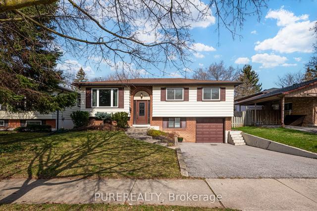 31 Lorne Scots Dr, House detached with 3 bedrooms, 2 bathrooms and 4 parking in Milton ON | Image 1