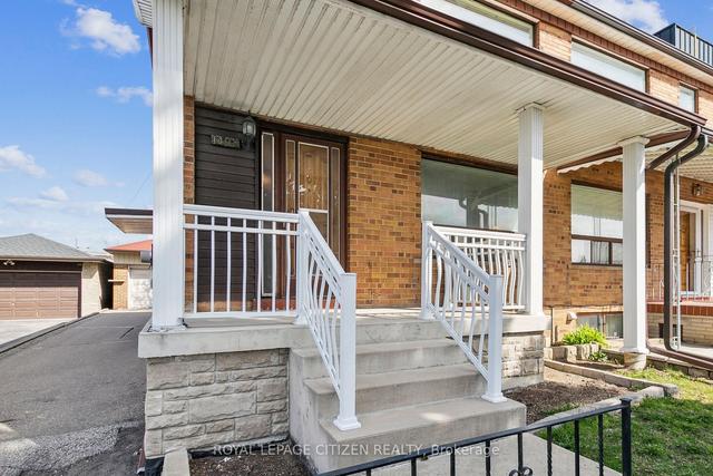 1498 Lawrence Ave W, House semidetached with 3 bedrooms, 2 bathrooms and 6 parking in Toronto ON | Image 23