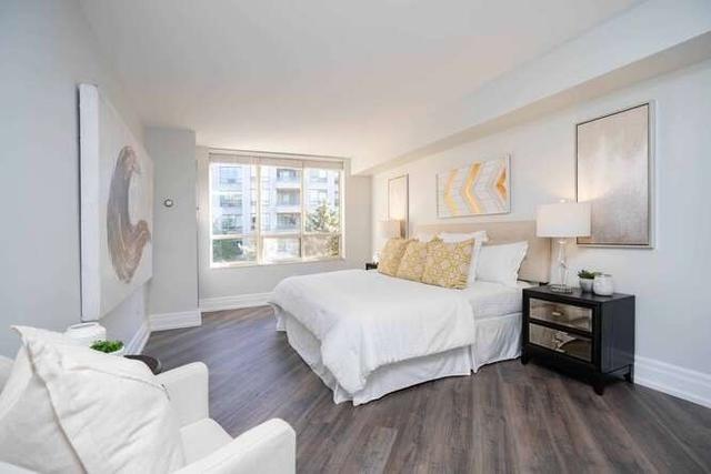 408 - 215 The Donway W, Condo with 2 bedrooms, 2 bathrooms and 1 parking in Toronto ON | Image 5