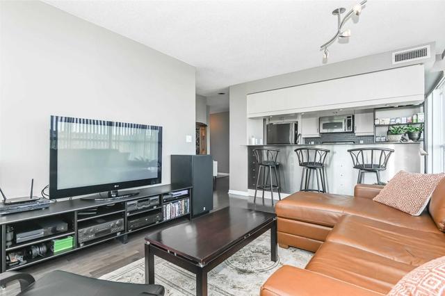 805 - 185 Legion Rd N, Condo with 2 bedrooms, 2 bathrooms and 2 parking in Toronto ON | Image 10