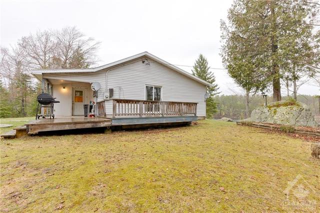 6097 Matawatchan Road, House detached with 3 bedrooms, 1 bathrooms and 10 parking in Greater Madawaska ON | Image 12