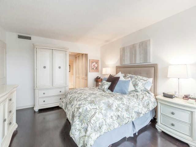 1003 - 240 Heath St W, Condo with 2 bedrooms, 2 bathrooms and 2 parking in Toronto ON | Image 12
