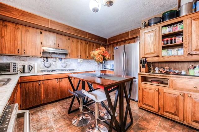 1050 Highway 5 W, House detached with 4 bedrooms, 3 bathrooms and 10 parking in Hamilton ON | Image 24