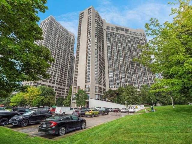 2433 - 33 Harbour Sq, Condo with 2 bedrooms, 3 bathrooms and 1 parking in Toronto ON | Image 1