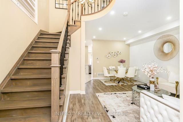 10 Pennyroyal Cres, House semidetached with 4 bedrooms, 4 bathrooms and 5 parking in Brampton ON | Image 37