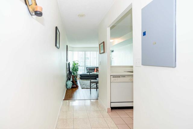 1002 - 8 Lee Centre Dr, Condo with 1 bedrooms, 1 bathrooms and 1 parking in Toronto ON | Image 23