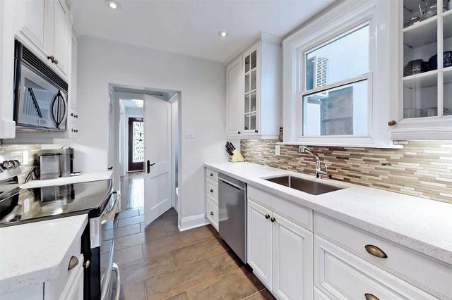 528 Roselawn Ave, House detached with 3 bedrooms, 3 bathrooms and 1 parking in Toronto ON | Image 3