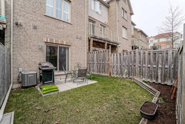 19 Cedar Lake Cres, Townhouse with 3 bedrooms, 4 bathrooms and 2 parking in Brampton ON | Image 28