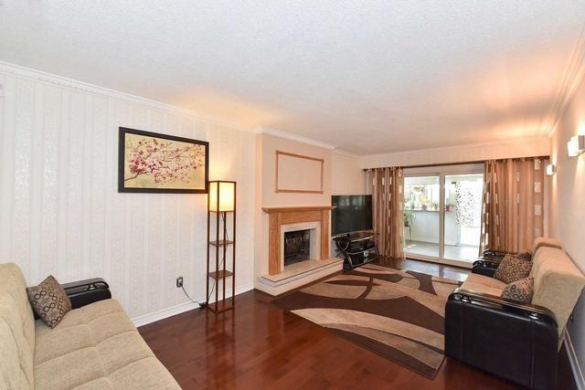 925 Forestwood Dr, House detached with 4 bedrooms, 3 bathrooms and 4 parking in Mississauga ON | Image 11