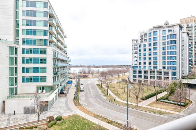 402 - 3 Marine Parade Dr, Condo with 2 bedrooms, 2 bathrooms and 1 parking in Toronto ON | Image 1