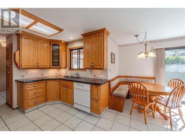 105 Spruce Road, House detached with 4 bedrooms, 3 bathrooms and null parking in Penticton BC | Image 31