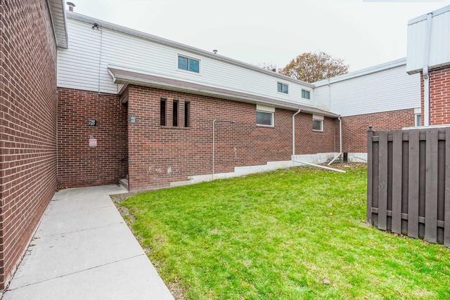 37 - 1010 Glen St, Townhouse with 3 bedrooms, 2 bathrooms and 1 parking in Oshawa ON | Image 1