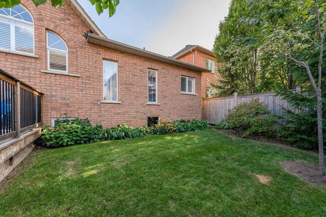 3285 Timeless Dr E, House detached with 3 bedrooms, 2 bathrooms and 6 parking in Oakville ON | Image 33