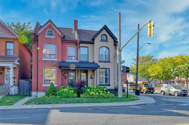 49 Wentworth St N, House semidetached with 2 bedrooms, 2 bathrooms and 0 parking in Hamilton ON | Image 1