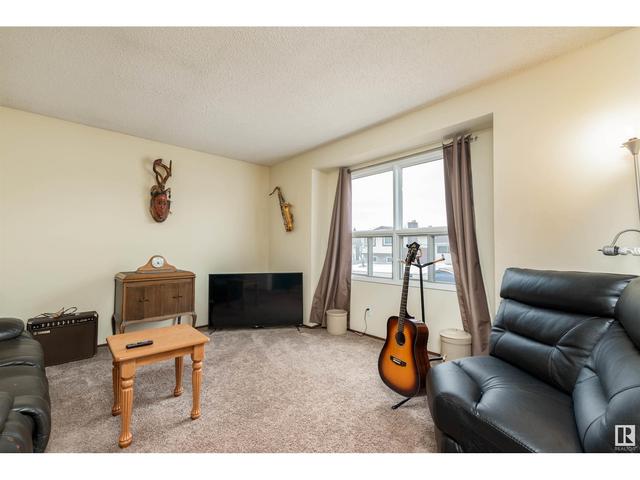2610 145a Av Nw, House detached with 3 bedrooms, 1 bathrooms and null parking in Edmonton AB | Image 3