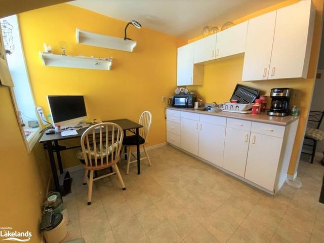 2nd level eat-in kitchen | Image 8