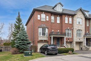 37 Leaves Terr, House attached with 2 bedrooms, 2 bathrooms and 2 parking in Toronto ON | Image 1