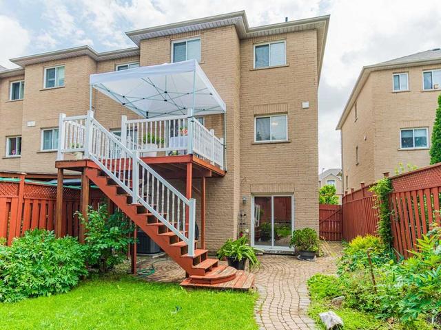 29 Andrika Crt, House attached with 3 bedrooms, 3 bathrooms and 5 parking in Mississauga ON | Image 17