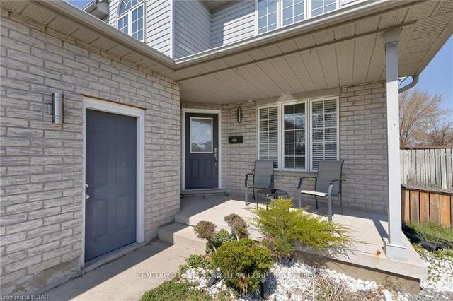 231 Parkview Dr, House detached with 3 bedrooms, 3 bathrooms and 3 parking in Strathroy Caradoc ON | Image 12